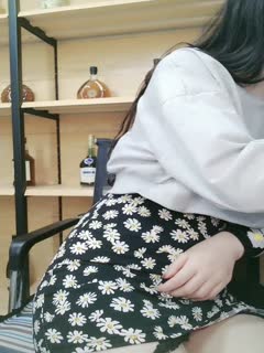 2名治保队员殴打商贩被行拘（全套完整版视频已上传至下面平台）风韵犹存的会所老板娘被老头爆干